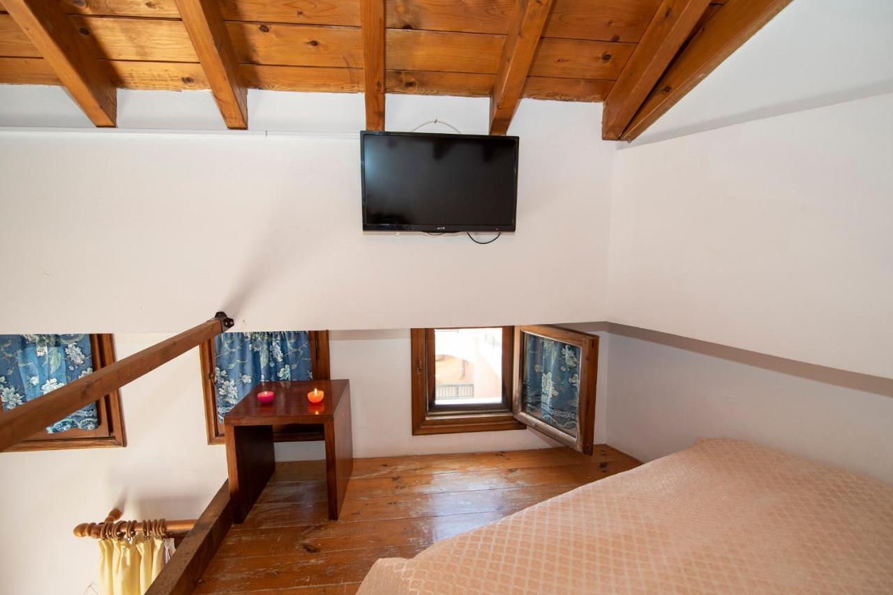 Aeolos Guesthouse Monemvasía Esterno foto