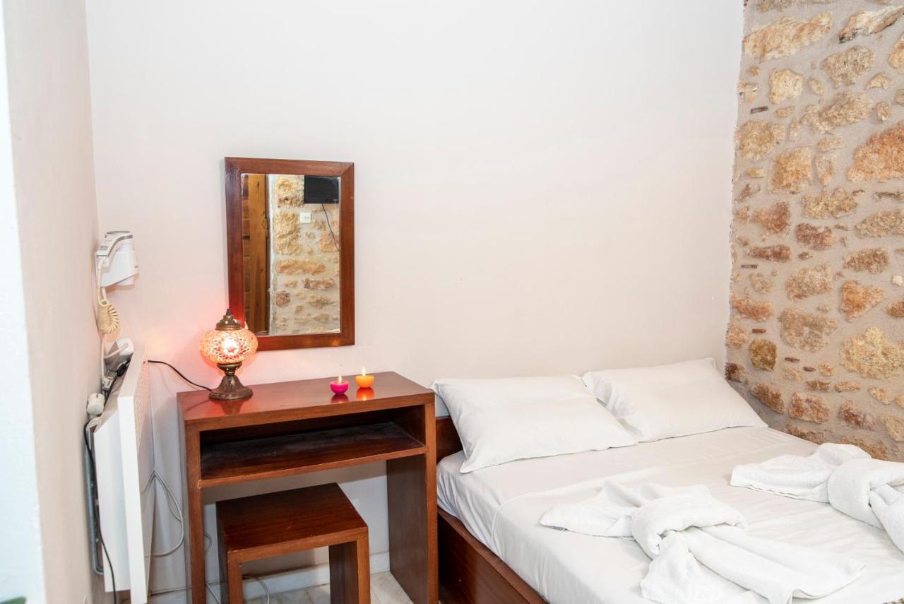 Aeolos Guesthouse Monemvasía Esterno foto