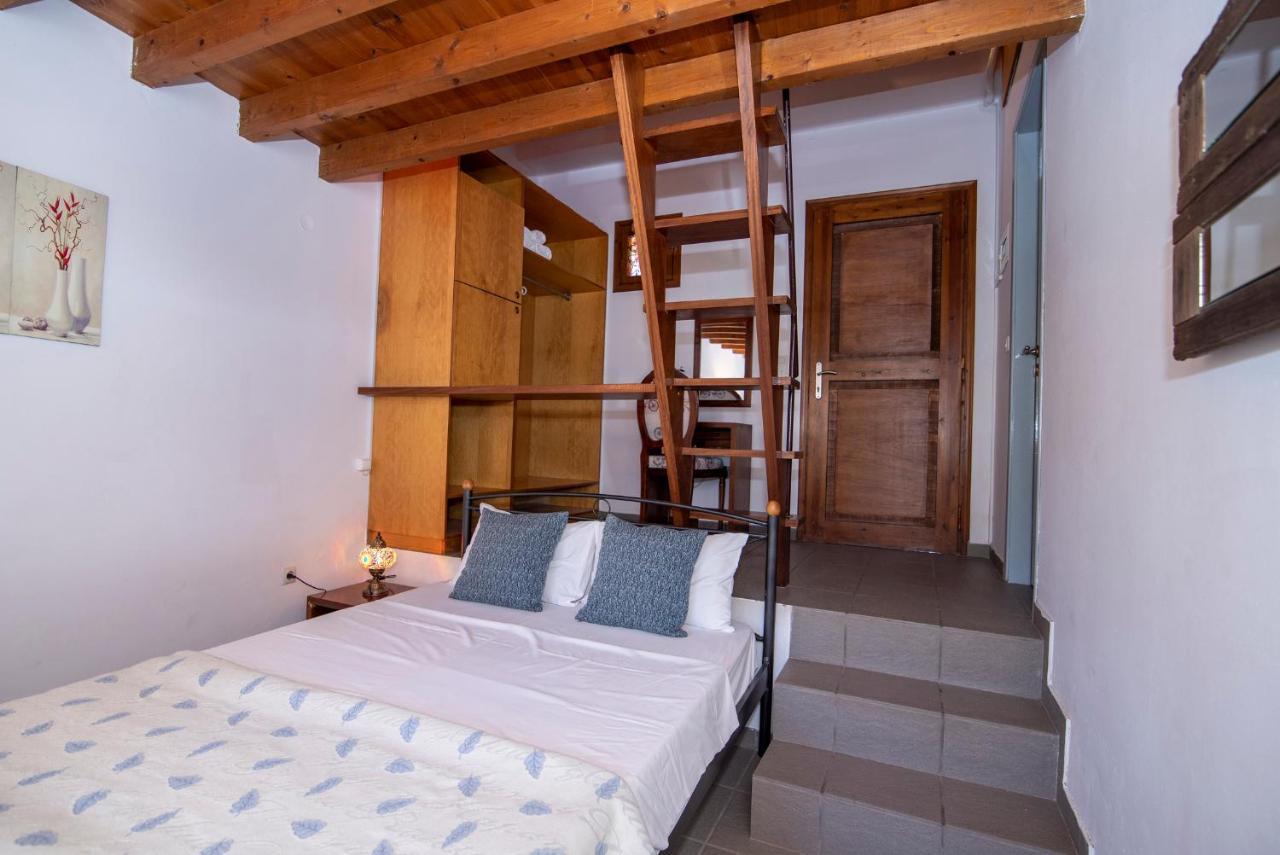 Aeolos Guesthouse Monemvasía Esterno foto