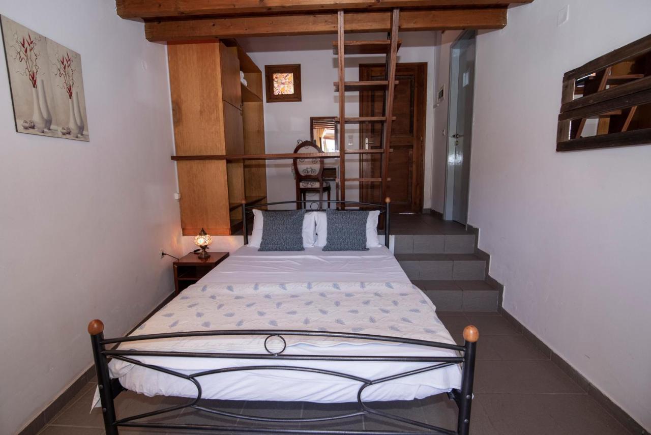 Aeolos Guesthouse Monemvasía Esterno foto