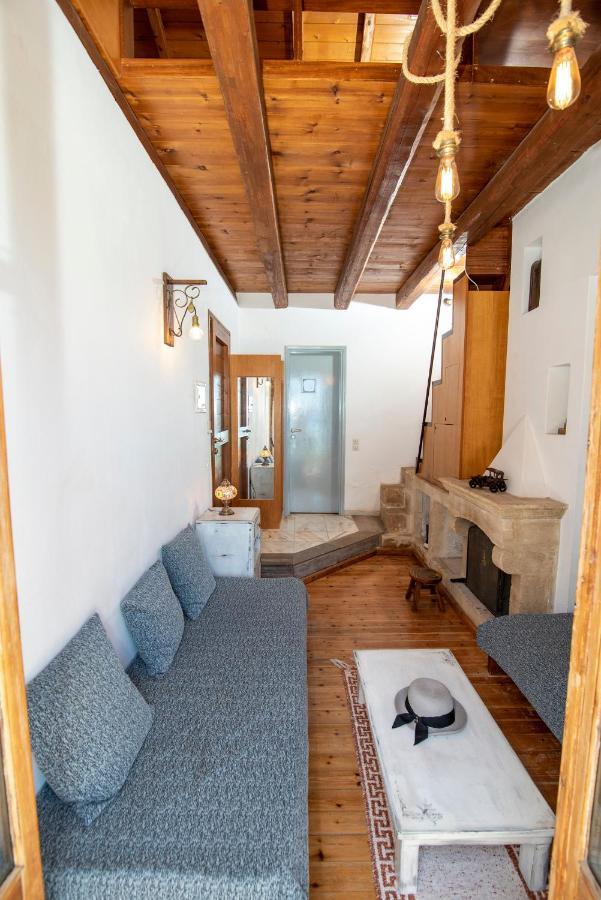 Aeolos Guesthouse Monemvasía Esterno foto