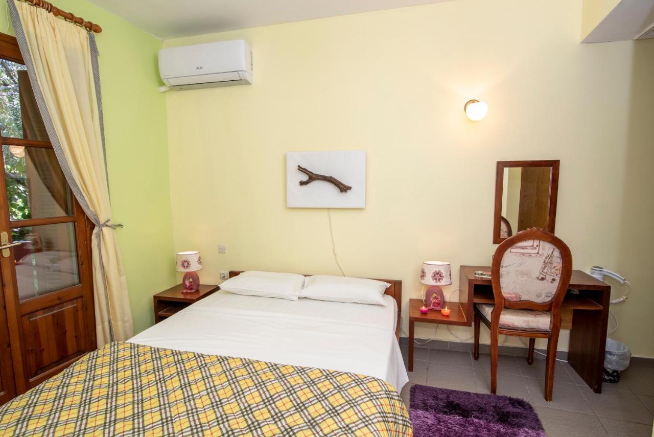 Aeolos Guesthouse Monemvasía Esterno foto